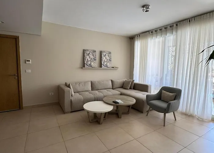 Mangroovy 2bd Pool With A Sea View *